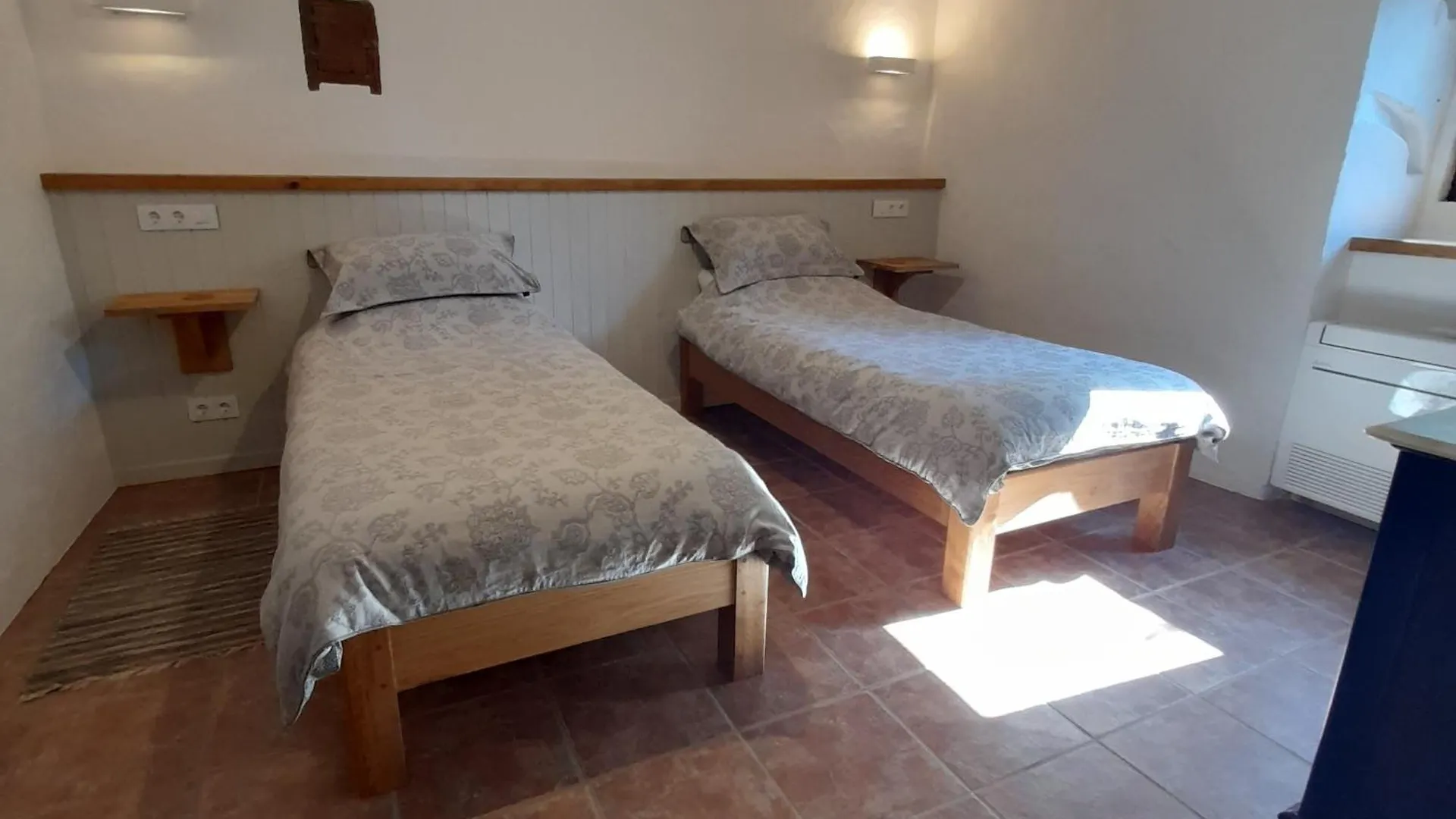 Villa Mas Puig De Baix With Private Pool And Gardens Olot