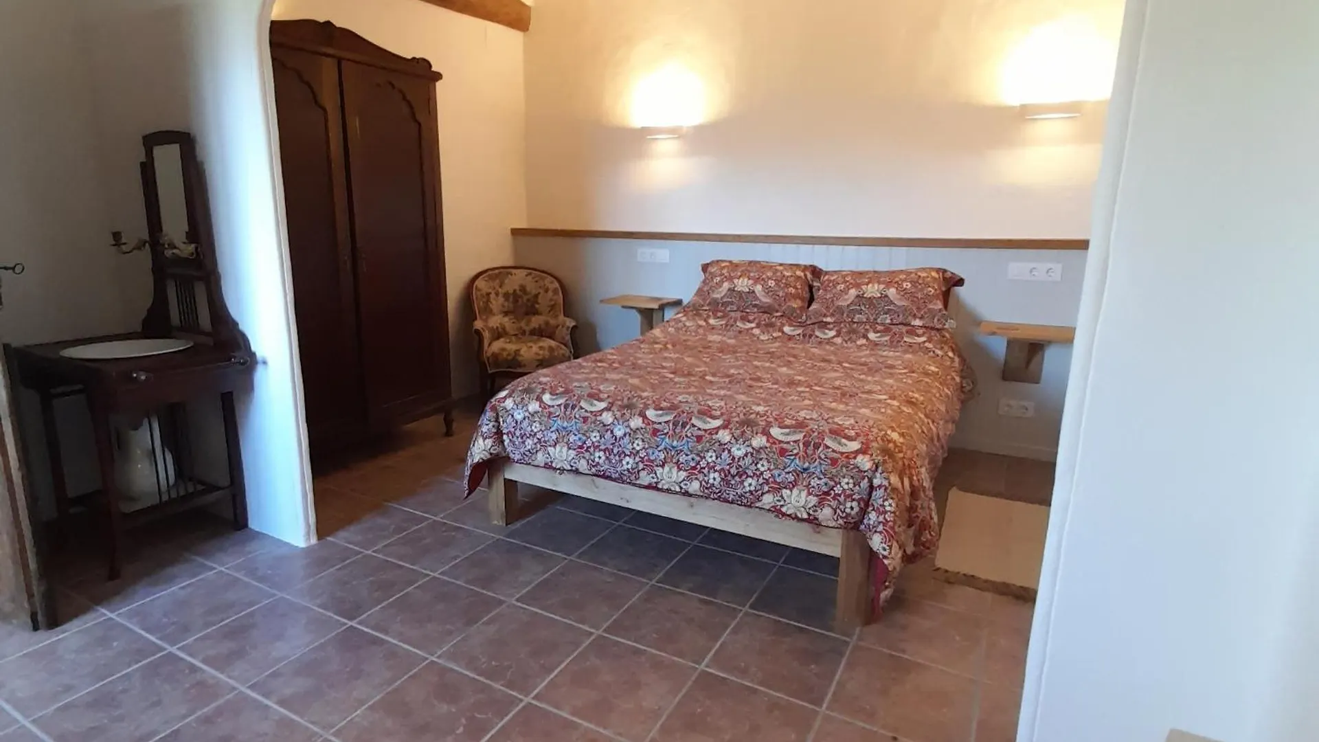 Holiday home Mas Puig De Baix With Private Pool And Gardens Villa Olot